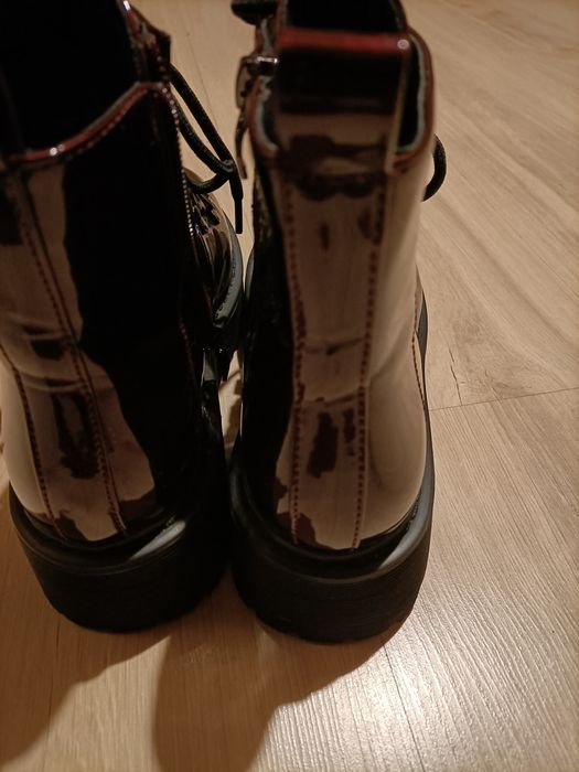 Nowe botki lakierowane
