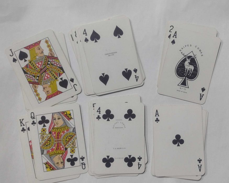 Испанские игральные карты Naipes Comas 17 poker с пластиковым покрытием. 52 карты.