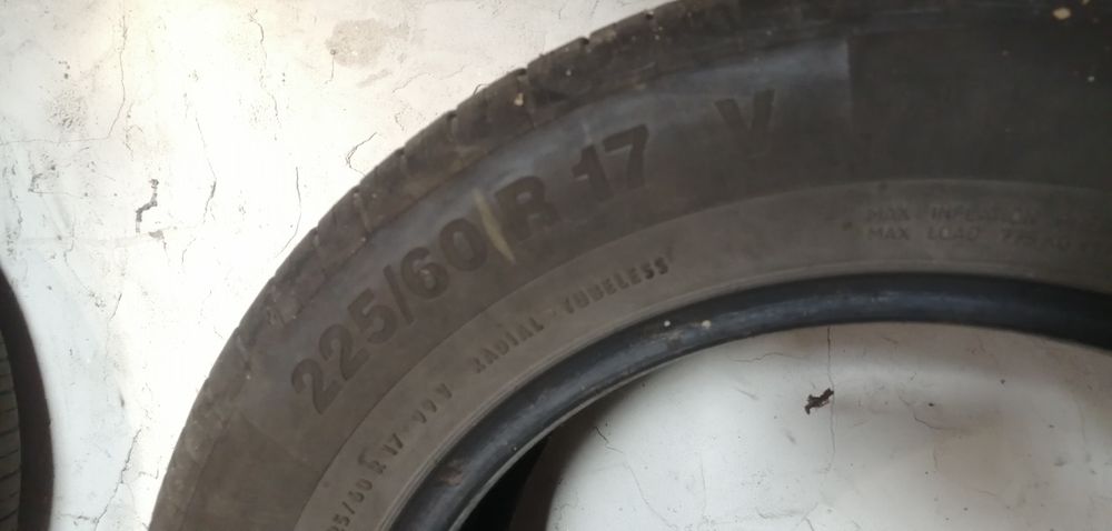Продам комплект шин 225/60/R17