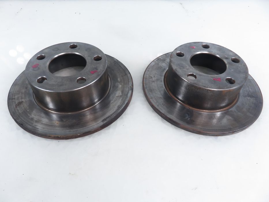 Tarcze Hamulcowe Tył Vw Passat B5 1.9 Tdi