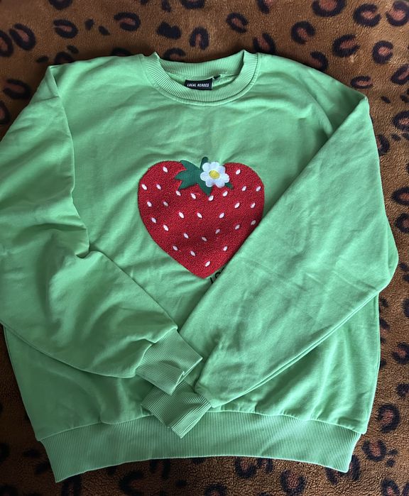 Bluza Local Heroes z truskawką