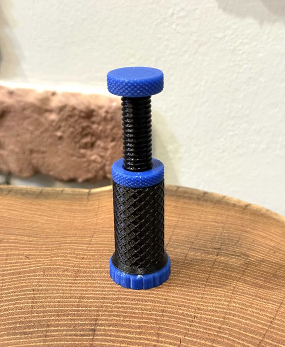 Regulowana podpórka pod kartę graficzną GPU 56–83 mm, personalizacja