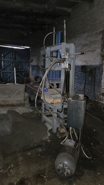 Продам прес гідравлічний для виготовлення тротуарної плитки