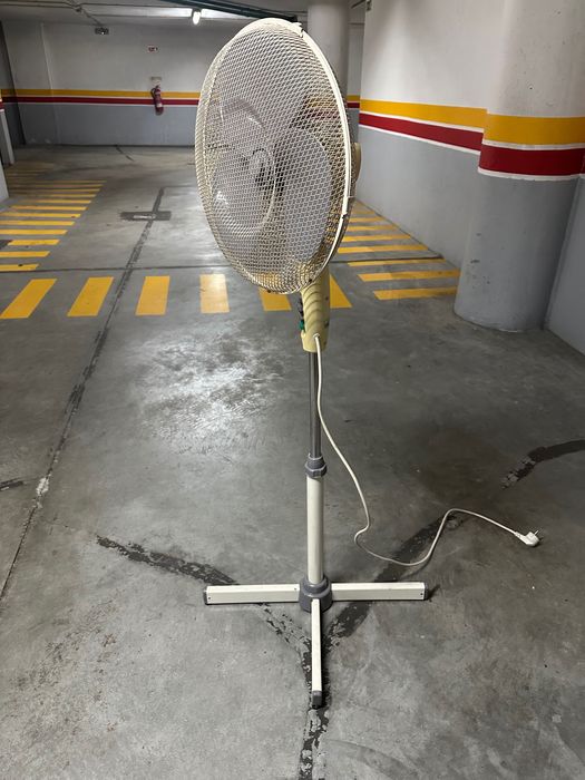 Ventoinha electrica de pé