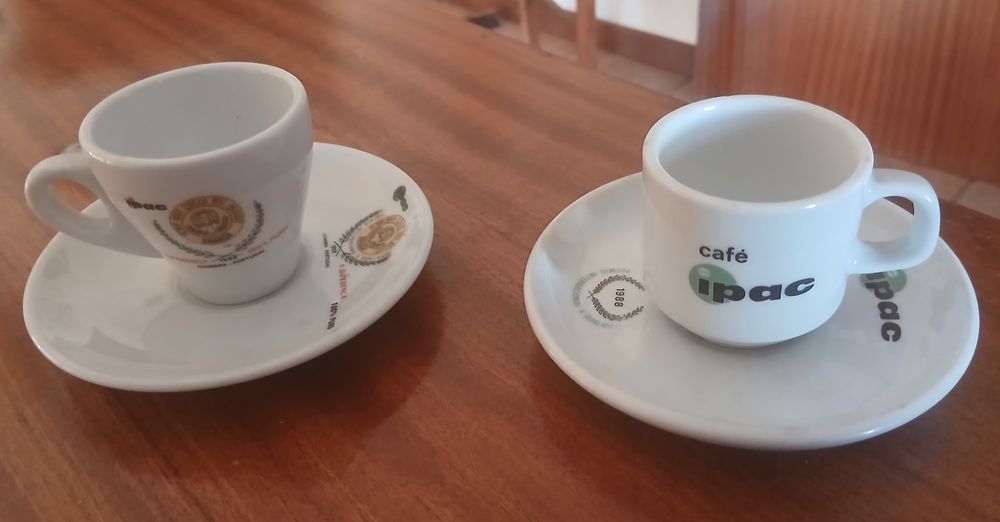 Chávenas e pires café IPAC