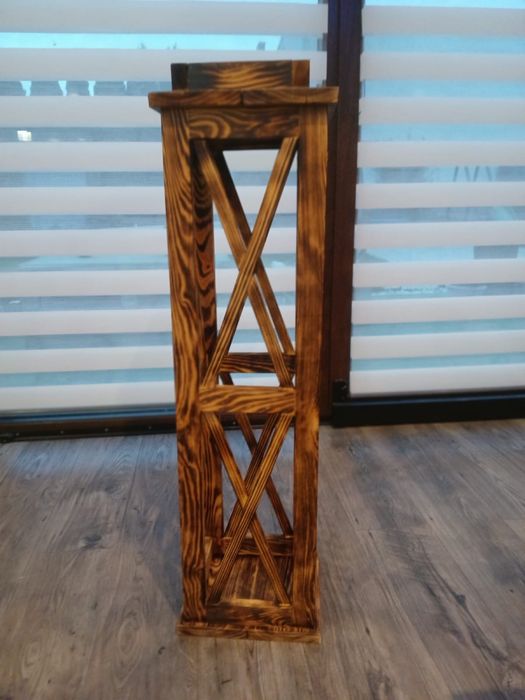 Ręcznie robiona latarenka z litego drewna sosnowego