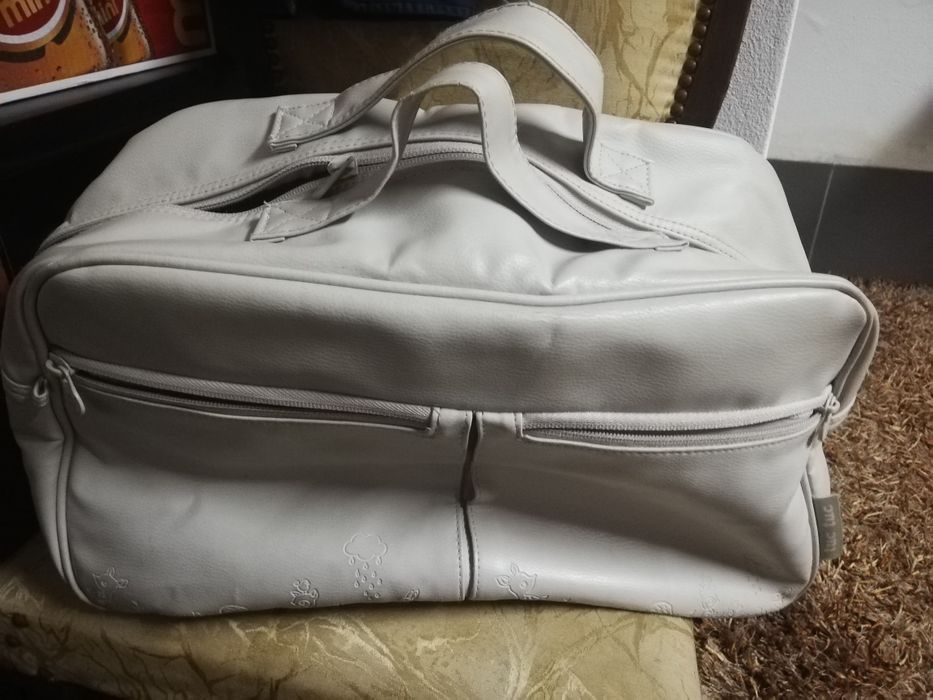 Saco bebé em pele