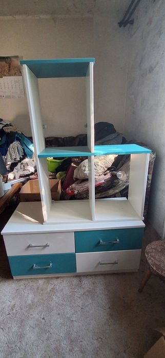 Mebel dziecięcy z szufladami