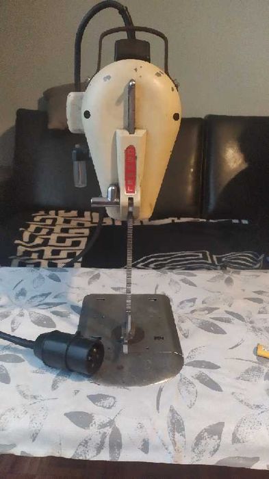 Nóż krawiecki pionowy Csepel CS 532 Krajarka pionowa