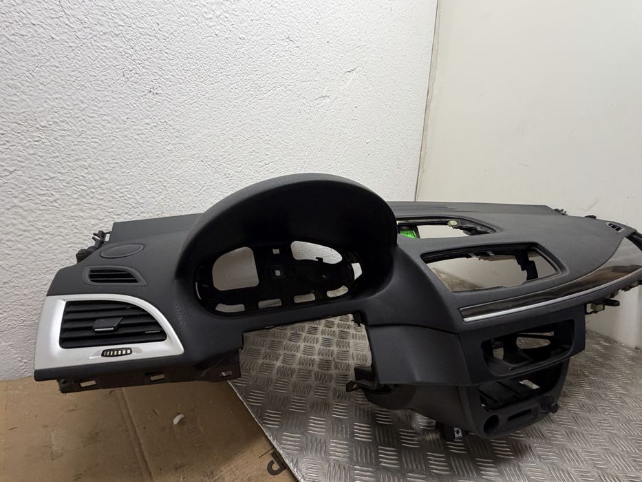 Kokpit konsola  deska rozdzielcza  europa renault megane  3