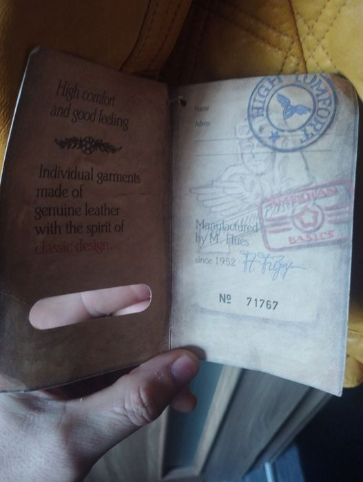 Чоловіча шкіряна куртка бомбер пілот світло коричнева жовта розмір м