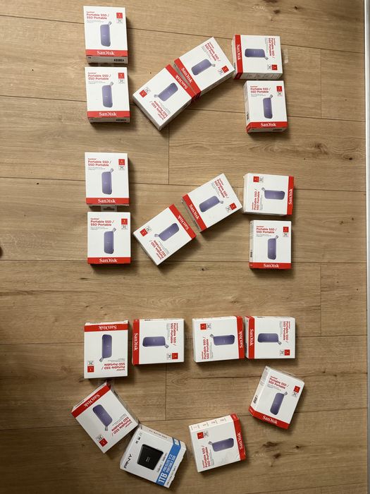 Ssd 1tb зовнішній sandisk  SDSSDE29-1T00