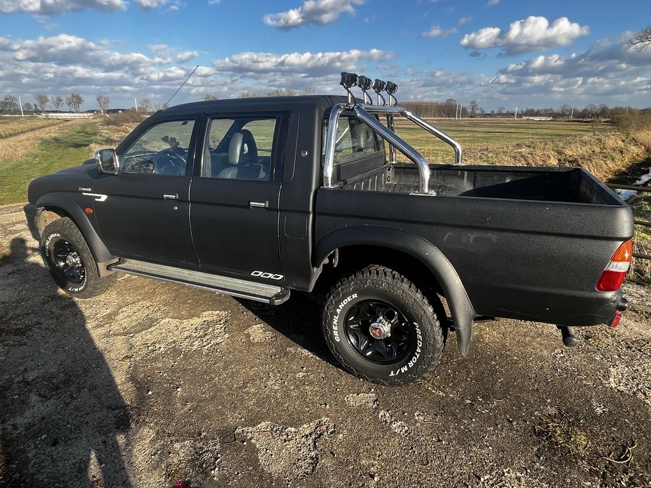 Sprzedam Mitsubishi L200 2000 rok