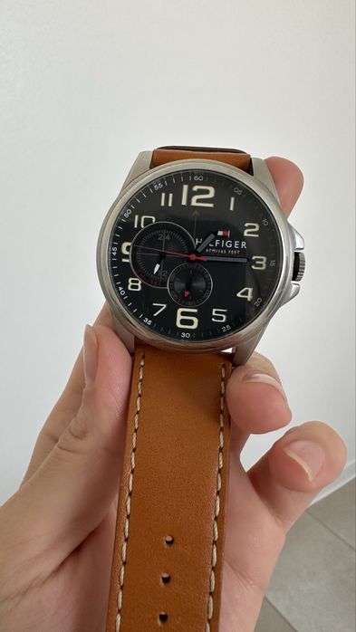 Чоловічий годинник  TOMMY HILFIGER