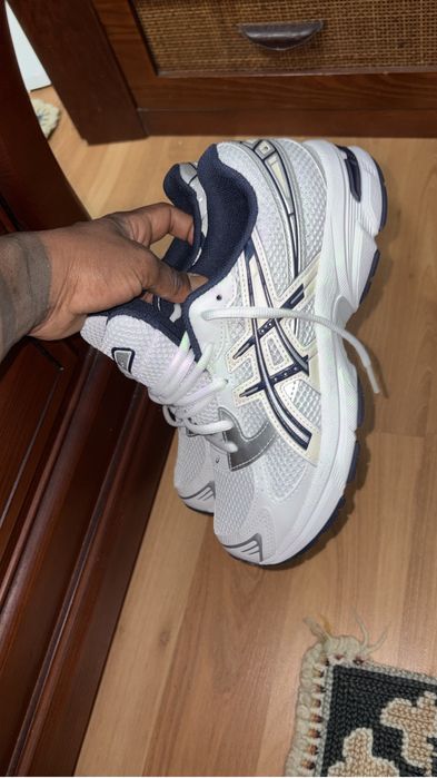 Tenis asics novos com caixa