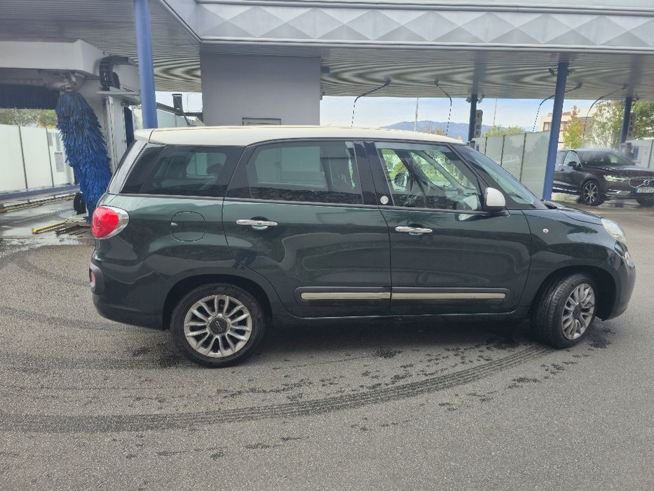 Fiat 500L Living 1.6 Multijet Lounge (105cv) - 7 Lugares / Mala Alargada — photo 2