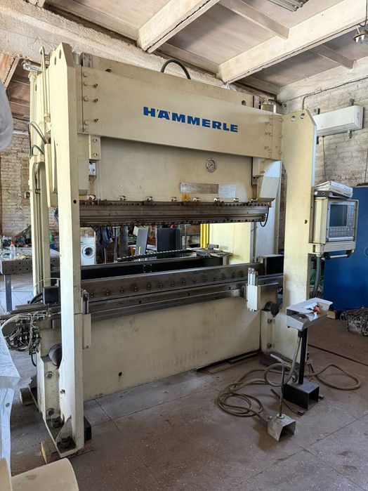 Гідравлічний листозгинальний прес Hämmerle BM 1000–2100