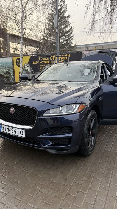 Jaguar F pace