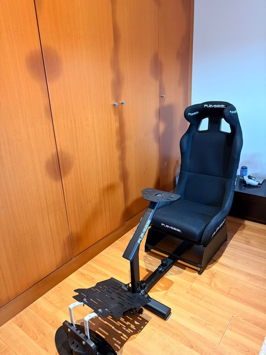 Playseat Evolution Pro