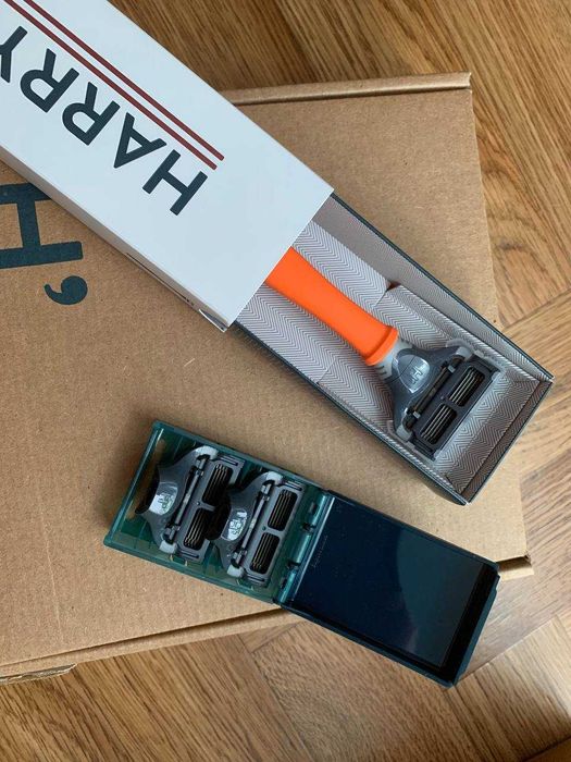 Бритвений верстат Harry's