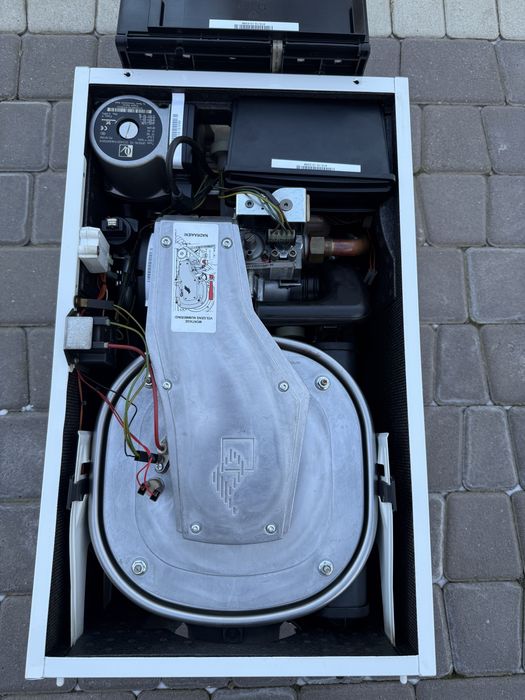 Nefit Bosch ProLine 24kw Конденсаційний 2контурний газовий котел