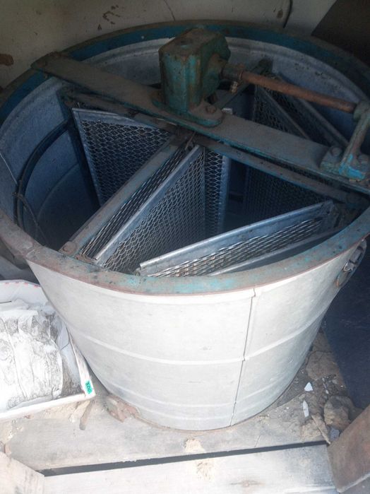 Медогонка 1500грн.