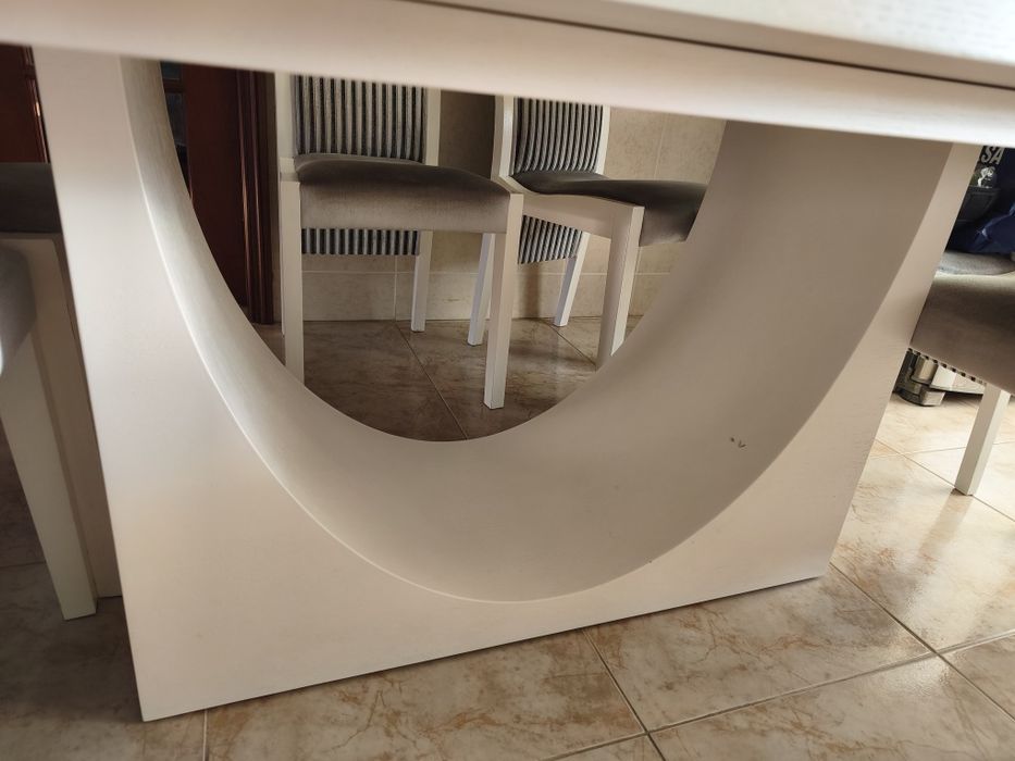 Mesa com base de vidro extensível e 6 cadeiras