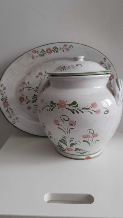 Antiguidades/Decoração  - pote e travessa em loiça.