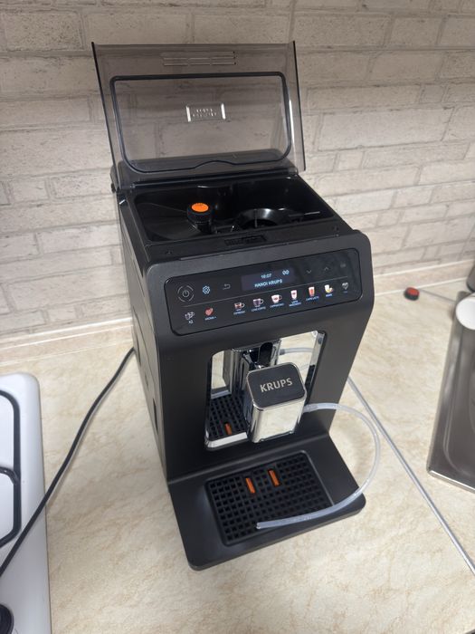 Кавомашина Krups Evidence One EA895N10