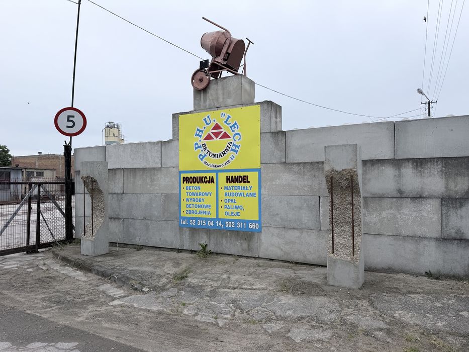Lampa betonowa ozdobna