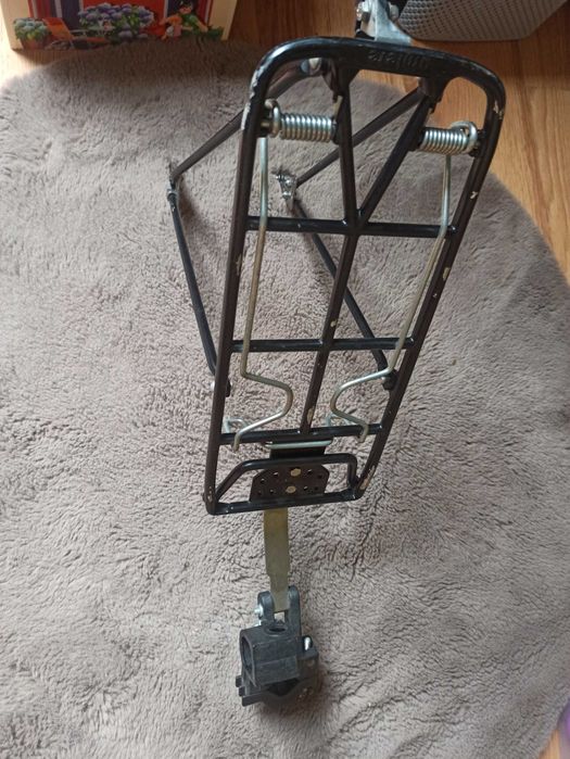 Pletscher bagażnik pod koła 26,28 montowany do sztycy siodełka