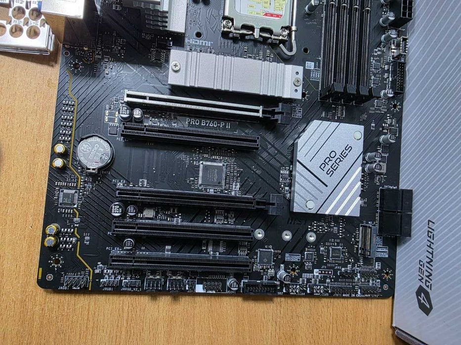 Материнська плата MSI PRO B760-P II