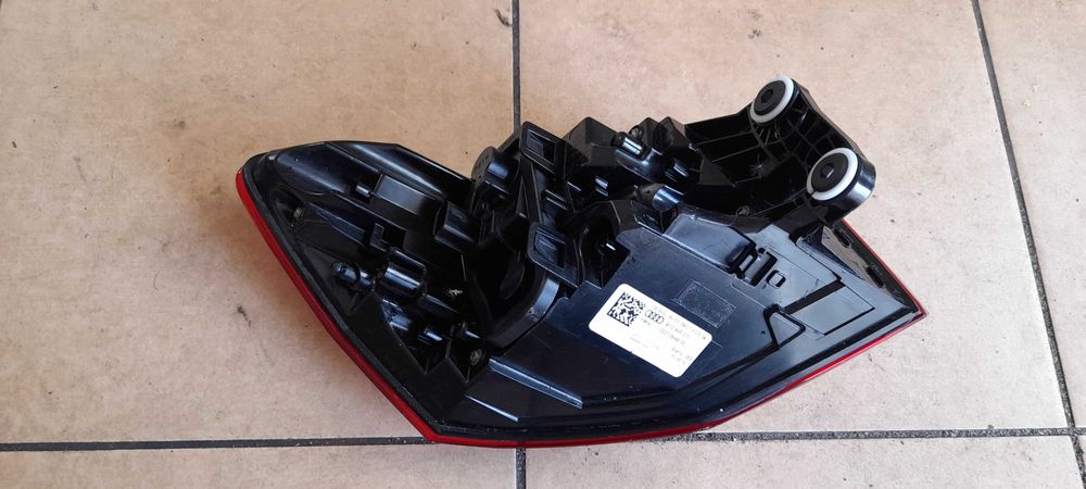 AUDI A3 8Y lampa prawa tył w błotnik 8Y0.945070