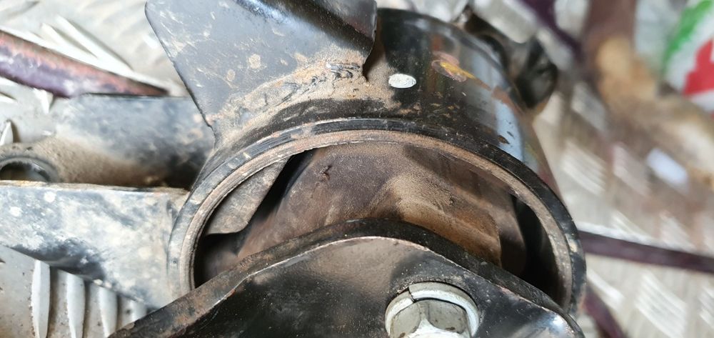 Подушка двигателя на Hyundai i20