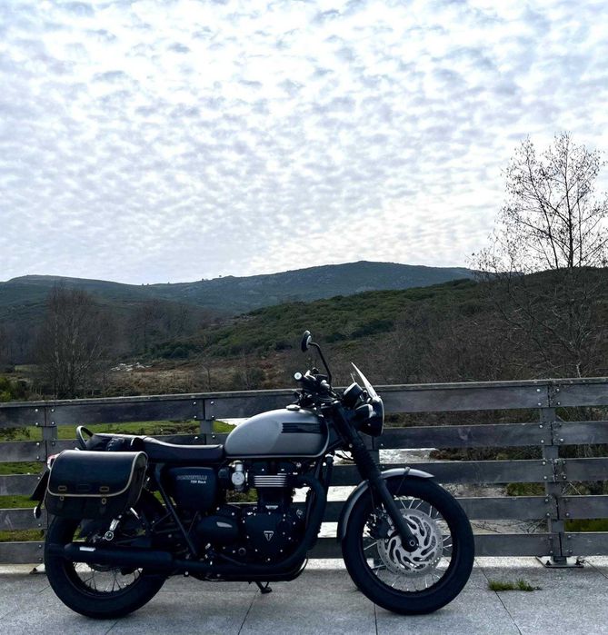 vendo triumph bonneville t120, black edition, impecável, com apenas 24400 kms.