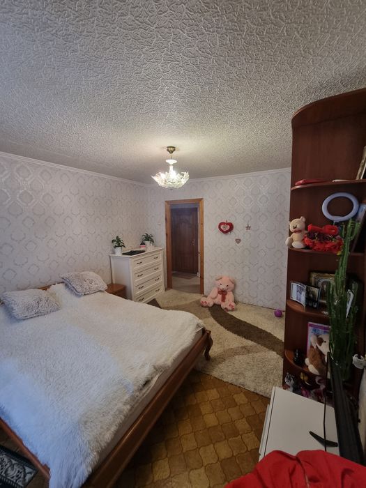 Продаж 3-х кімнатна квартира з усіма меблями
