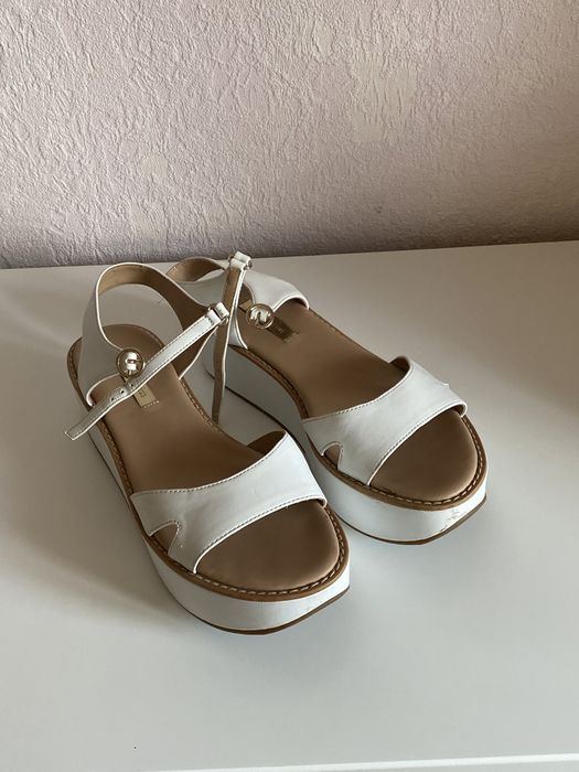 Босоніжки Stradivarius