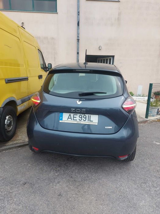carro renault zoe de 2020 com 51000km