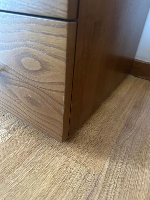 Móvel cómoda com espelho