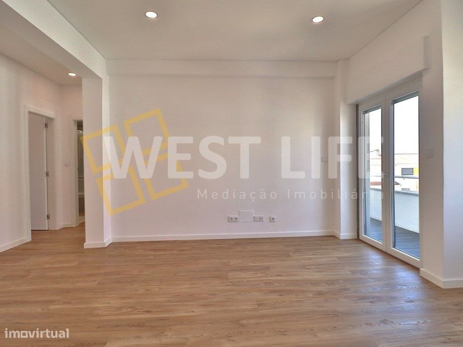 Apartamento T2+1 Totalmente Remodelado com VISTA MAR - a apenas 3 m...