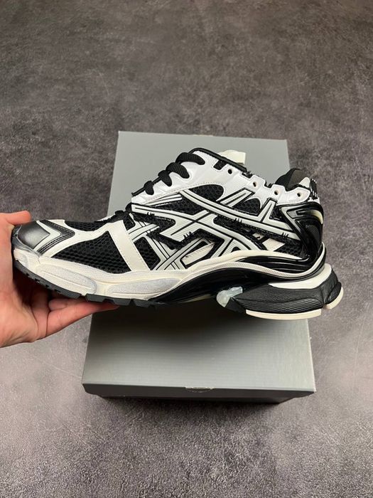 Balenciaga Runner Black White