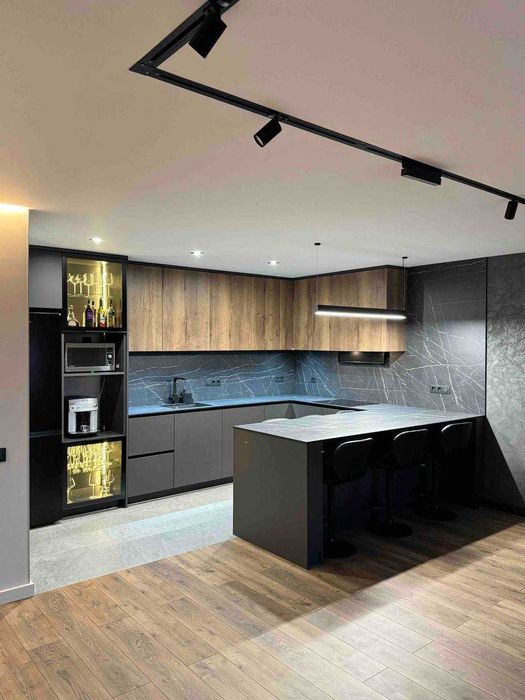 Сучасна євродвушка .Вид моря, меблі, техніка