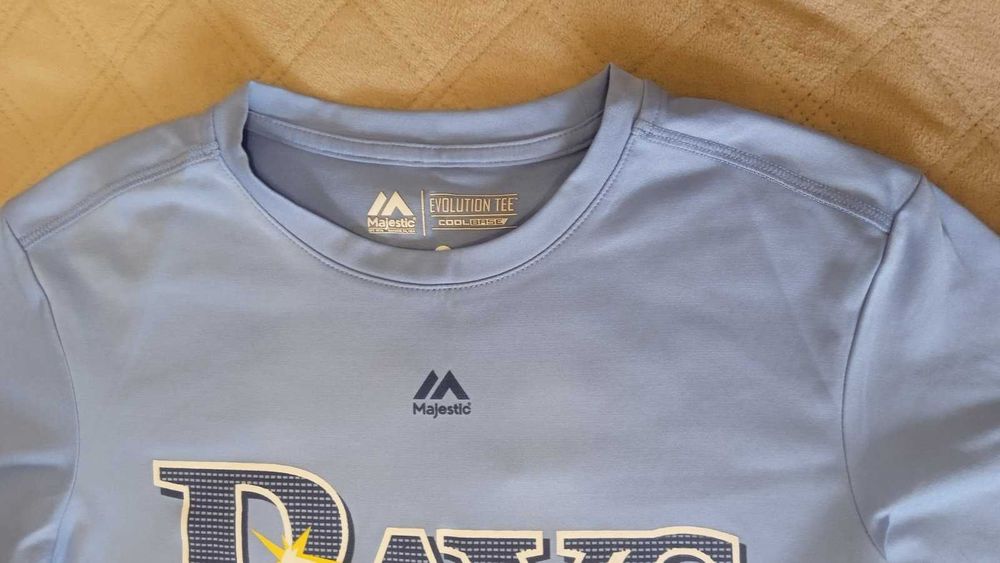 Спортивна футболка на хлопчика 8-12 років