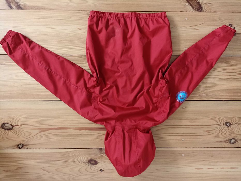 Kurtka wiatrówka wodoodporna Quechua rozm. 140