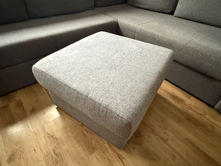 Sprzedam narożnik z  pufą