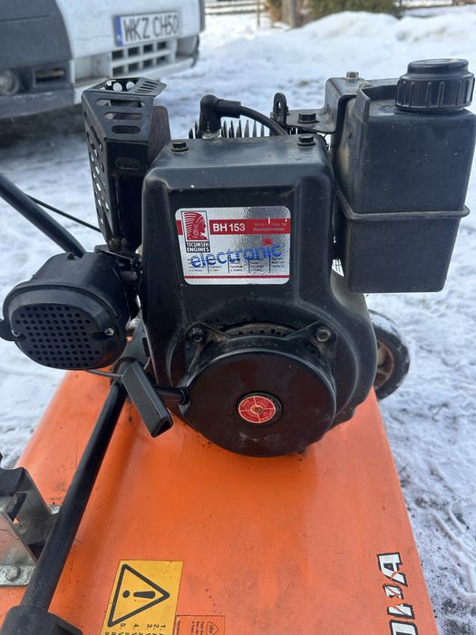 Wertykulator spalinowy