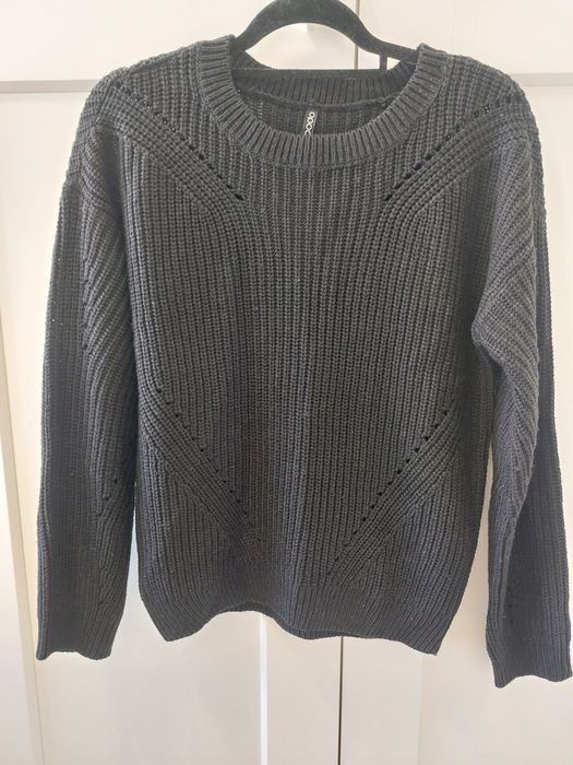 Sweter czarny Moodo