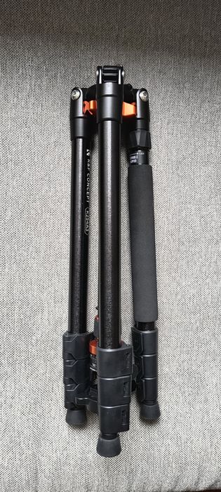 Lampa błyskowa Yongnuo + statyw