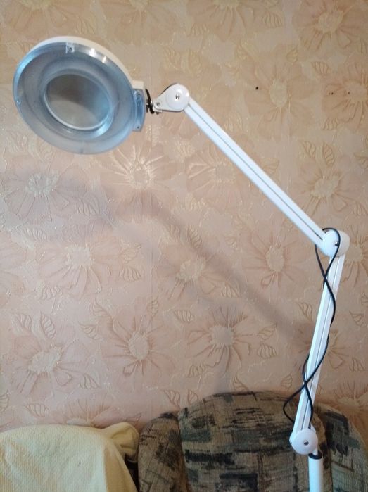 Лампа -лупа LED для косметологии