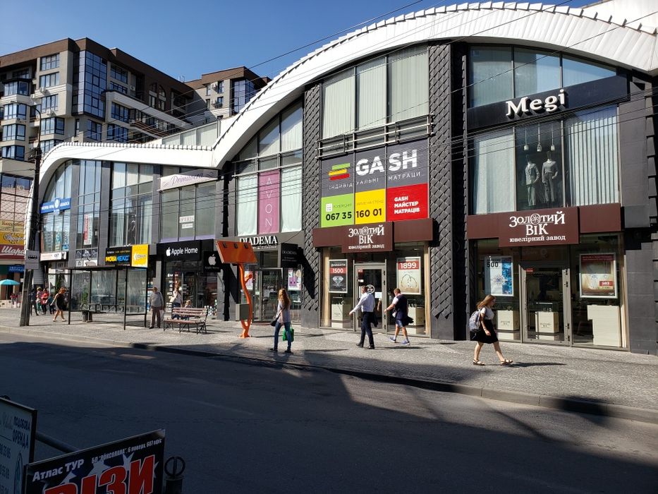 Комерційне приміщення Щептицького центральна зупинка Продаж